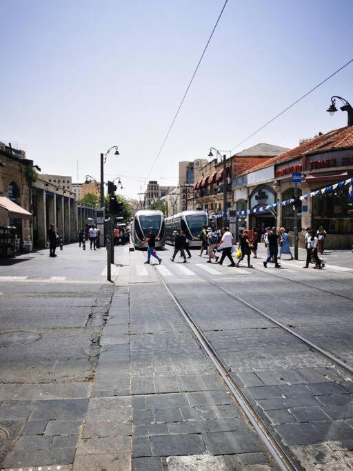 Stunning Apartment Located In The Heart Of The City Center, Close To A Synagogue, Train Station, Mahane Yehuda Market, Etc. Jerusalem Exterior foto